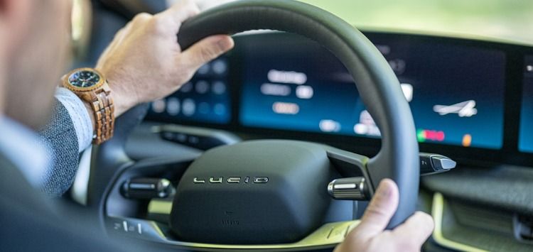 Uber investeert stevig in EV-maker Lucid met Robotaxi in het achterhoofd